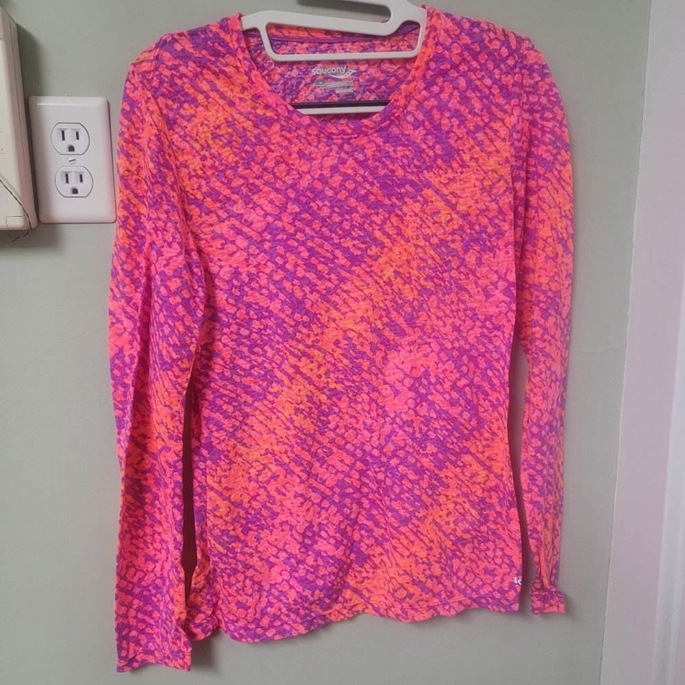 Saucony Exercise Long Sleeve Top, bright colored pattern size medium